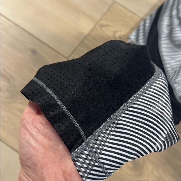 Nike Pro Women’s Black and Gray Hypercool Frequency Leggings with Mesh - Picture 5 of 15